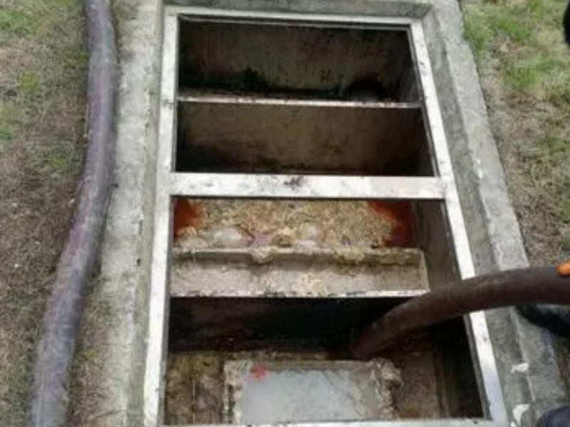 龙河镇隔油池清理